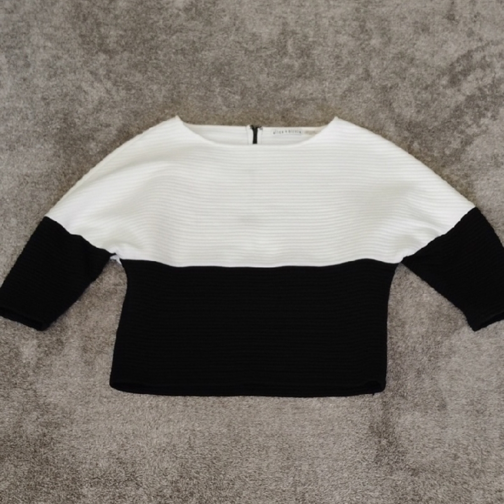 Alice + Olivia Dory Bateau Neck Cropped Ribbed Sweatshirt
